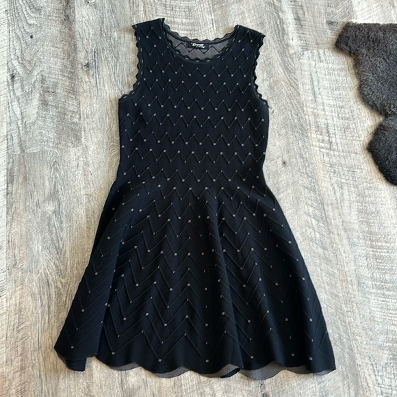 Black and grey pattern cocktail dress - Picture 3 of 4